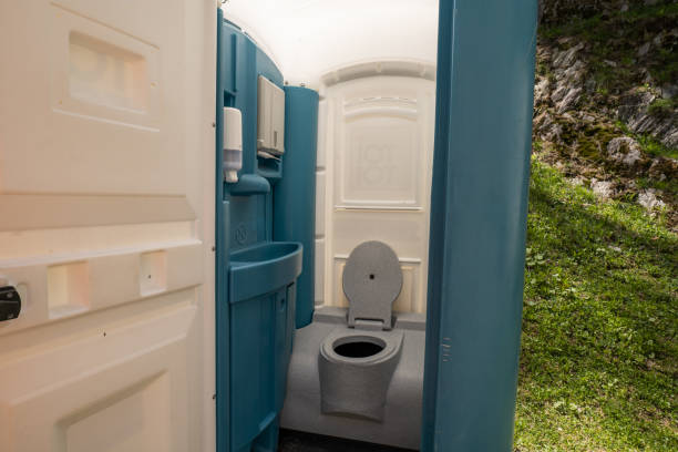 Best Portable restroom solutions  in Elwood, NY